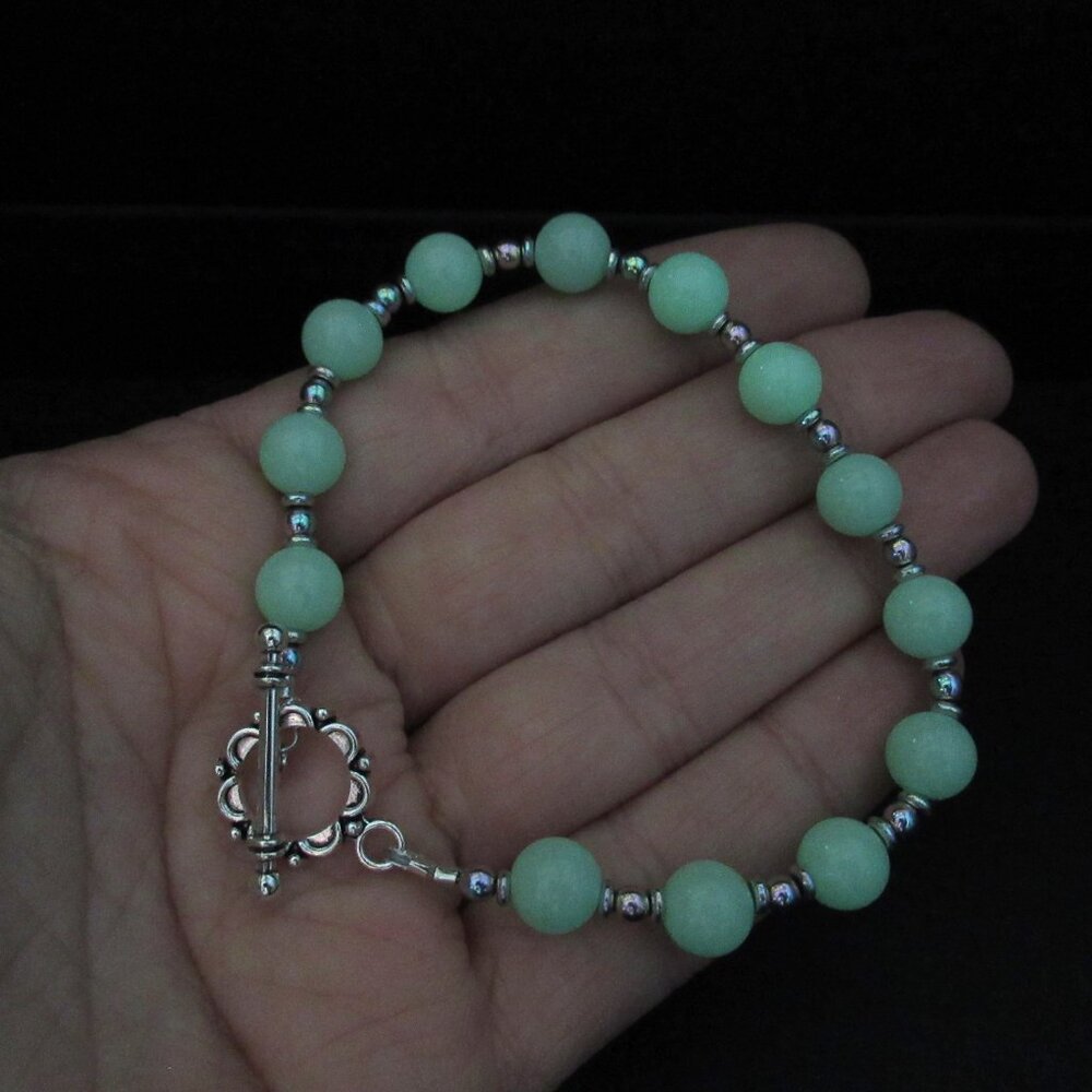 Glow in the dark bead bracelet
